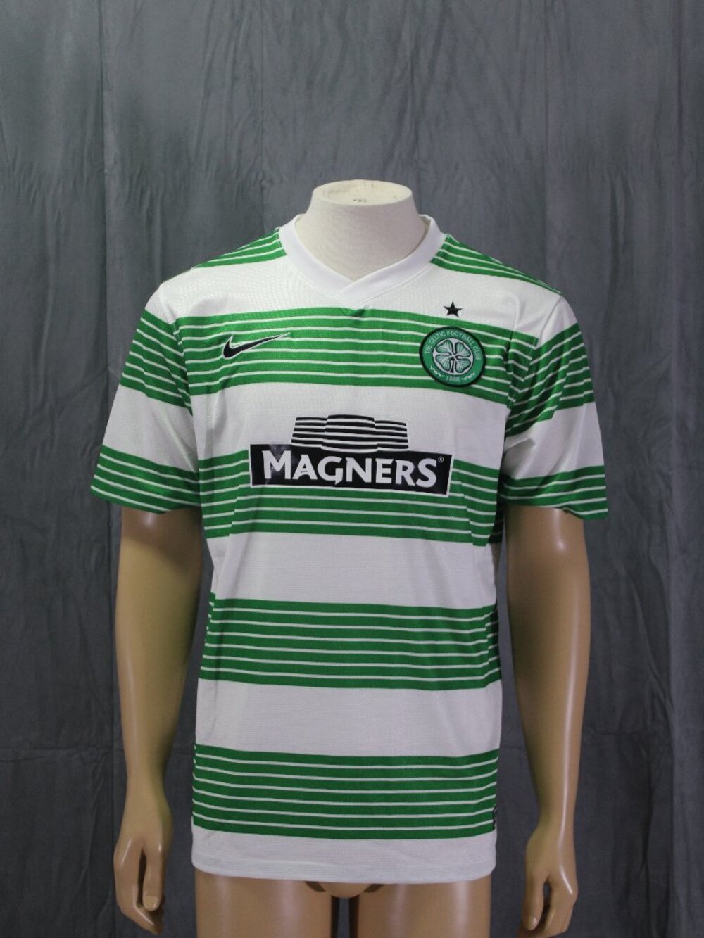 Celtic FC Jersey (Retro) - 2013 Home Jersey by Nike - Men's Medium